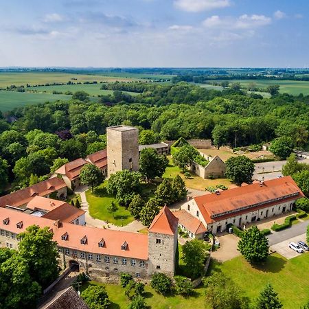 Hotel Burg Wanzleben Eksteriør billede