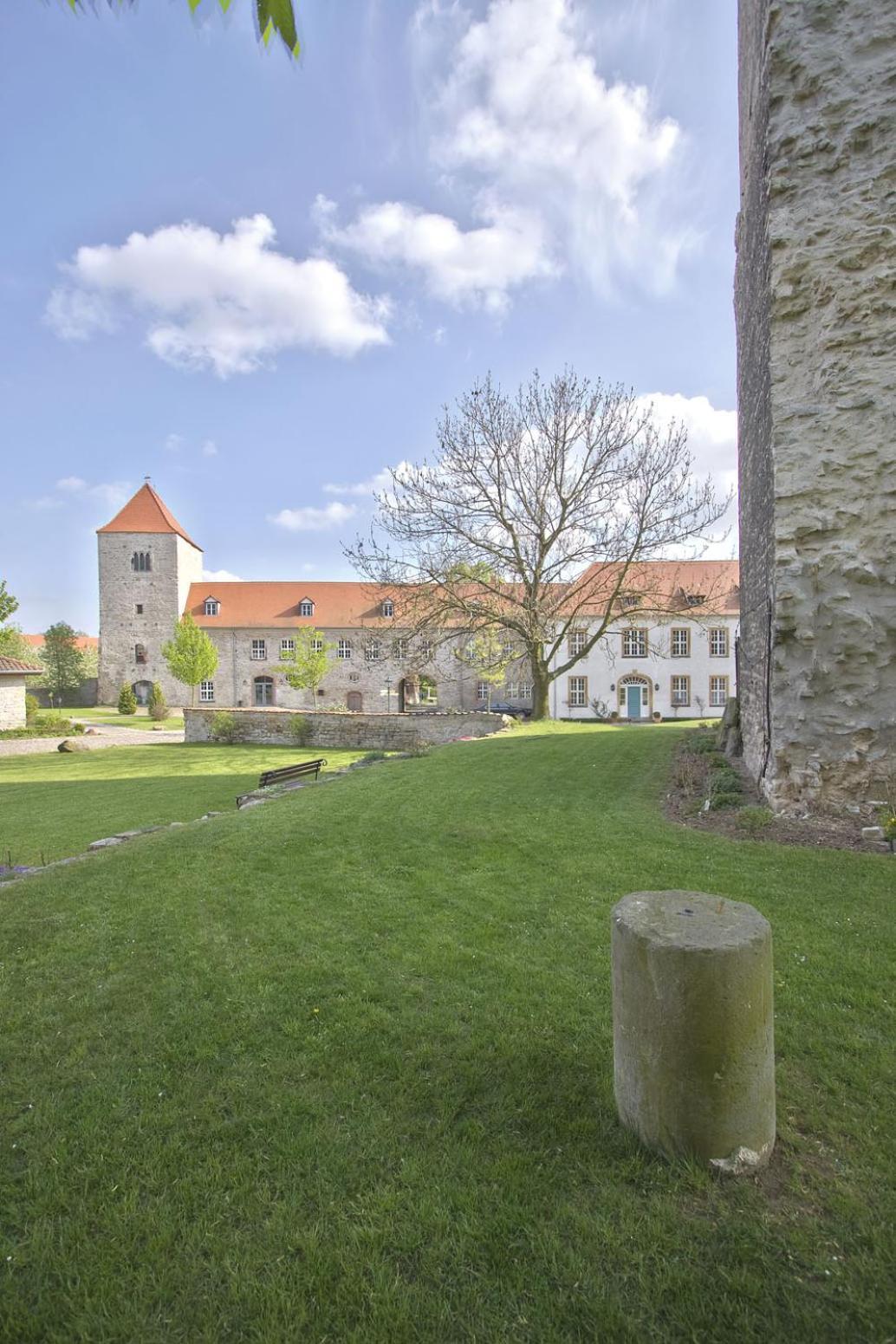 Hotel Burg Wanzleben Eksteriør billede